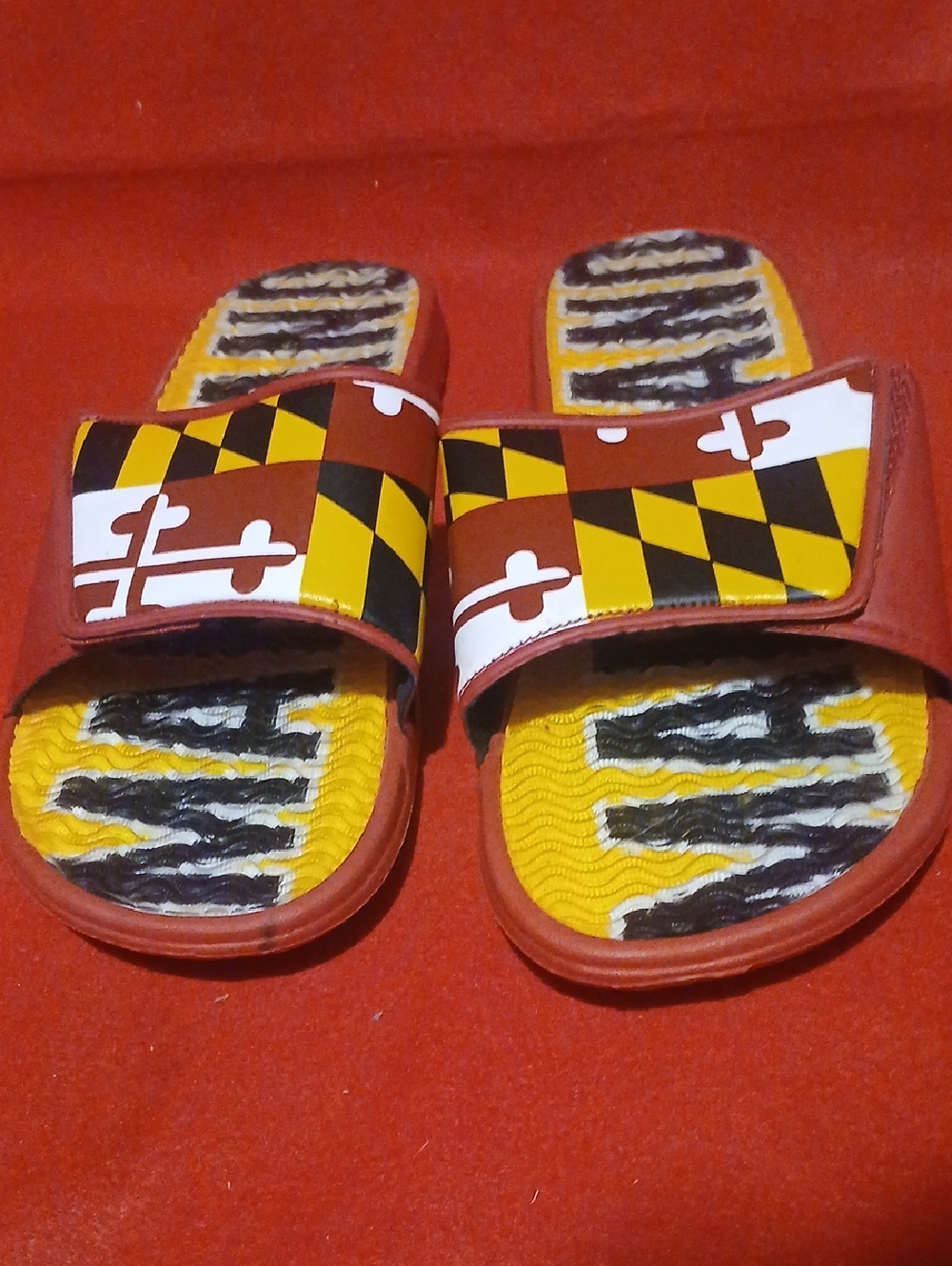 Mens Slide Sandals with Yellow and Red Maryland Flag Design